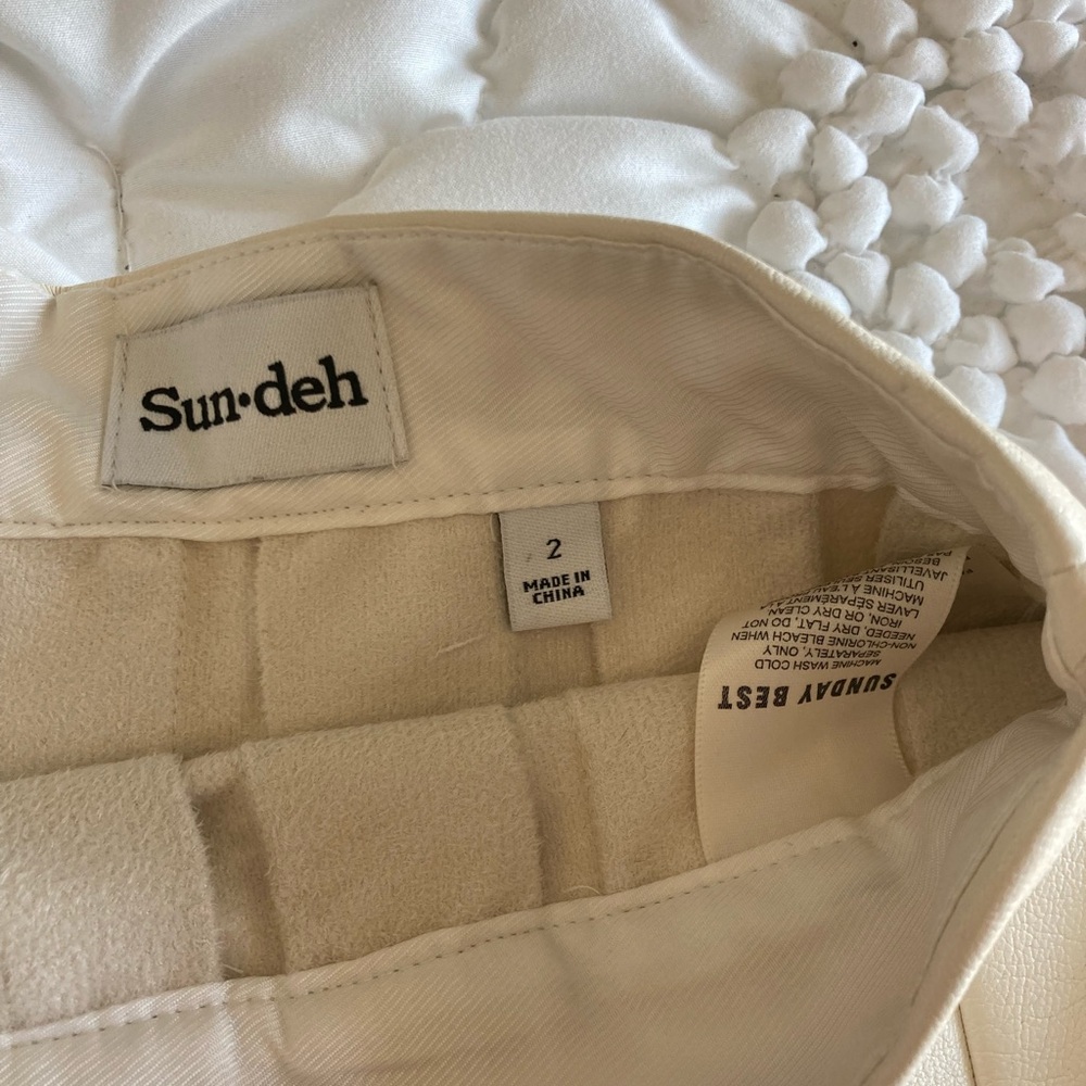 Y2K clueless vibes Aritzia sunday best soft vegan leather Cream Pleated Skirt - Picture 3 of 3